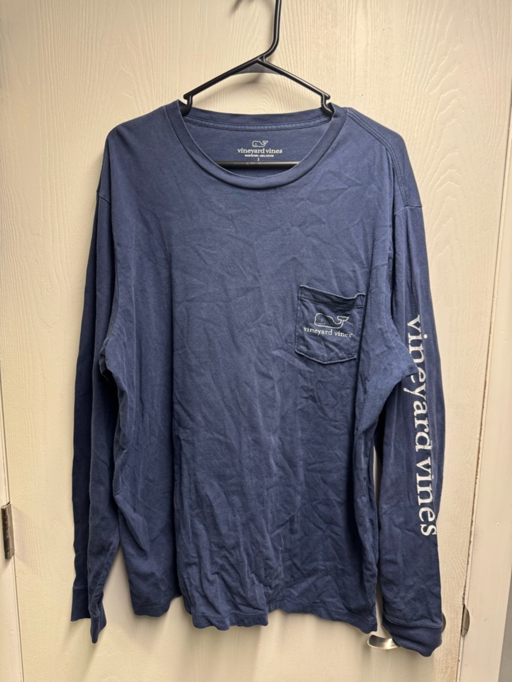 Vineyard Vines Men's Long-Sleeve Pocket Tee in Navy Blue